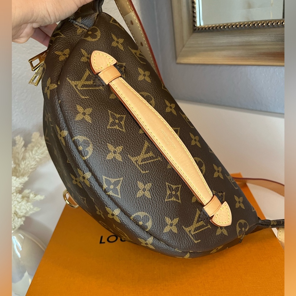 ❌SOLD❌🎀Louis Vuitton Monogram Bumbag - Picture 5 of 16